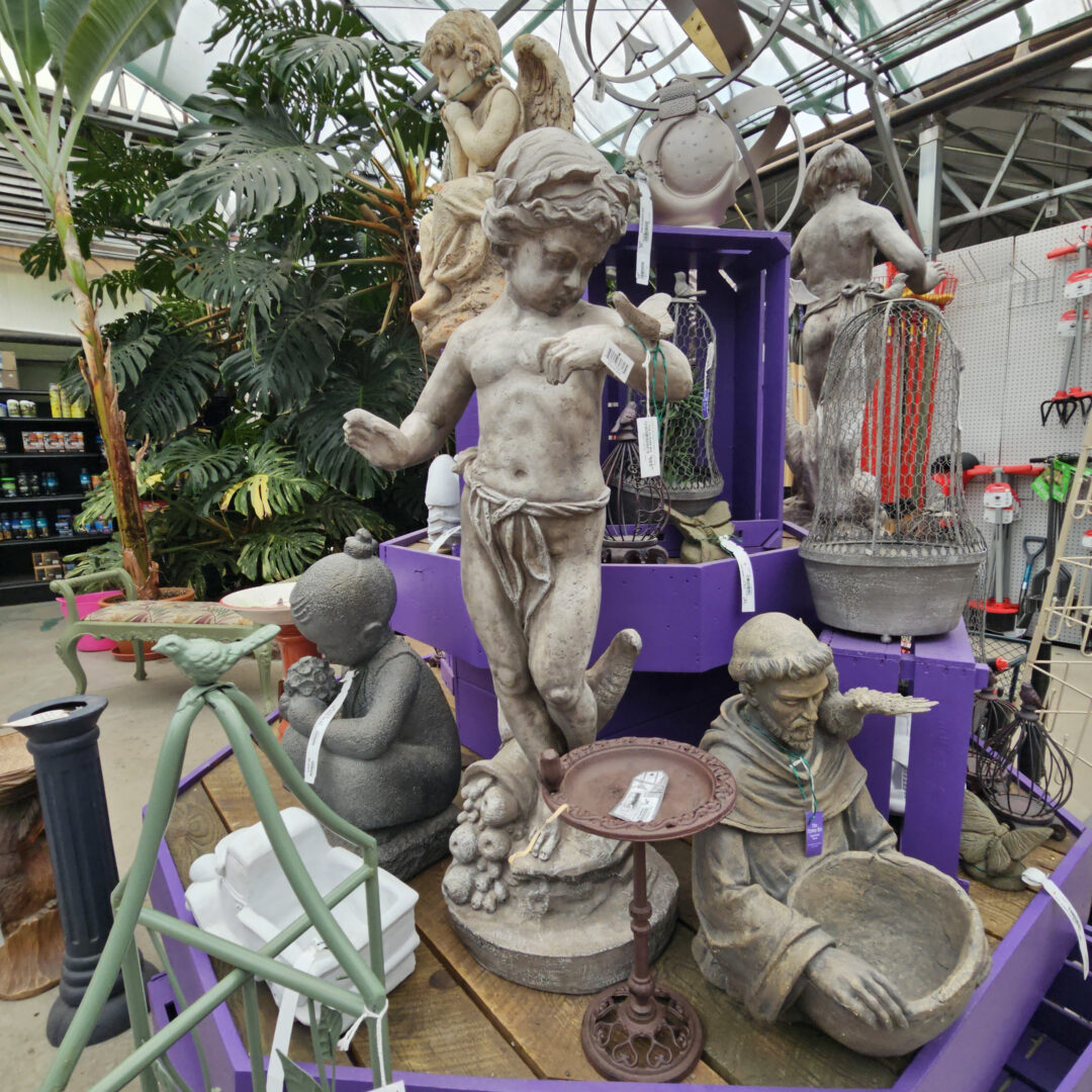 gift house statuary